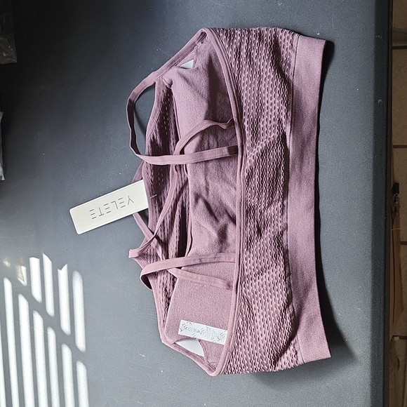 High Neck Mesh Overlay Sports Bra - Picture 4 of 7